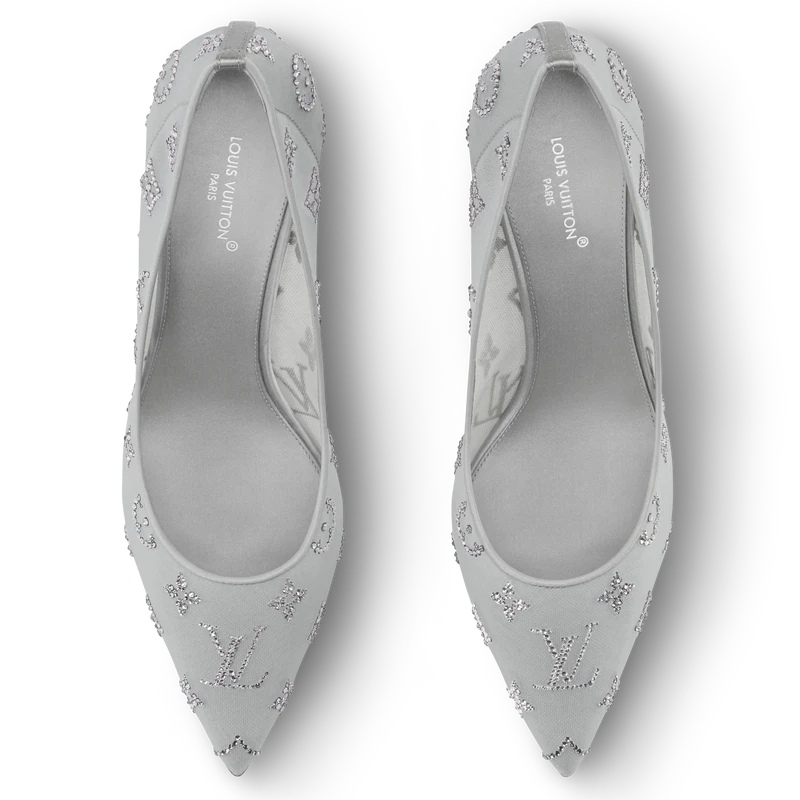 Women Pumps Logo