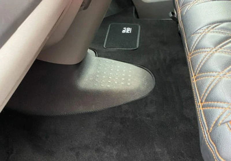Image of Olpro Volkswagen T5 2003 - 2015 Front No Walkthrough (Olpro Logo On Kick Pad)