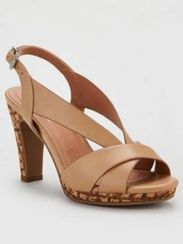 Image of Wallis V Vamp Platform Sandal - Beige, Size 6, Women