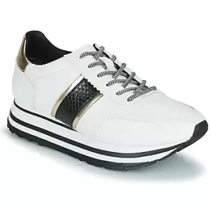 image of Tamaris MARLA womens Shoes Trainers in White,6.5