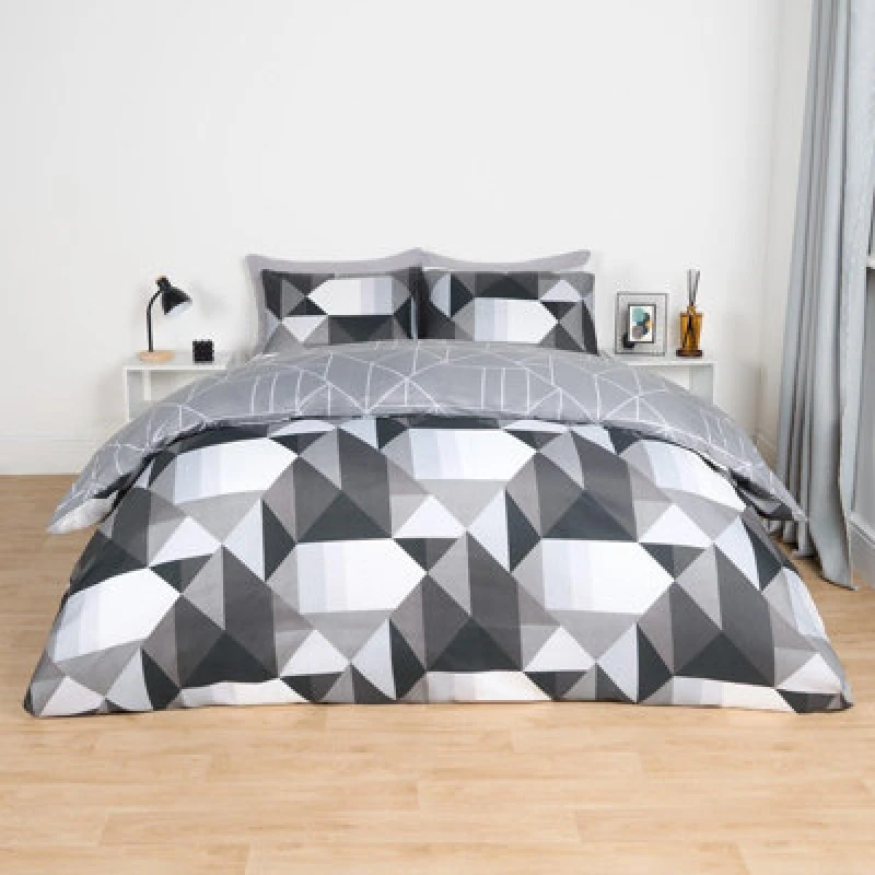 Image of OHS OHS Duvet Cover Bedding Set Pillowcase Geometric Reversible Quilt in Black Size: Single Black Single Unisex 5027434188017