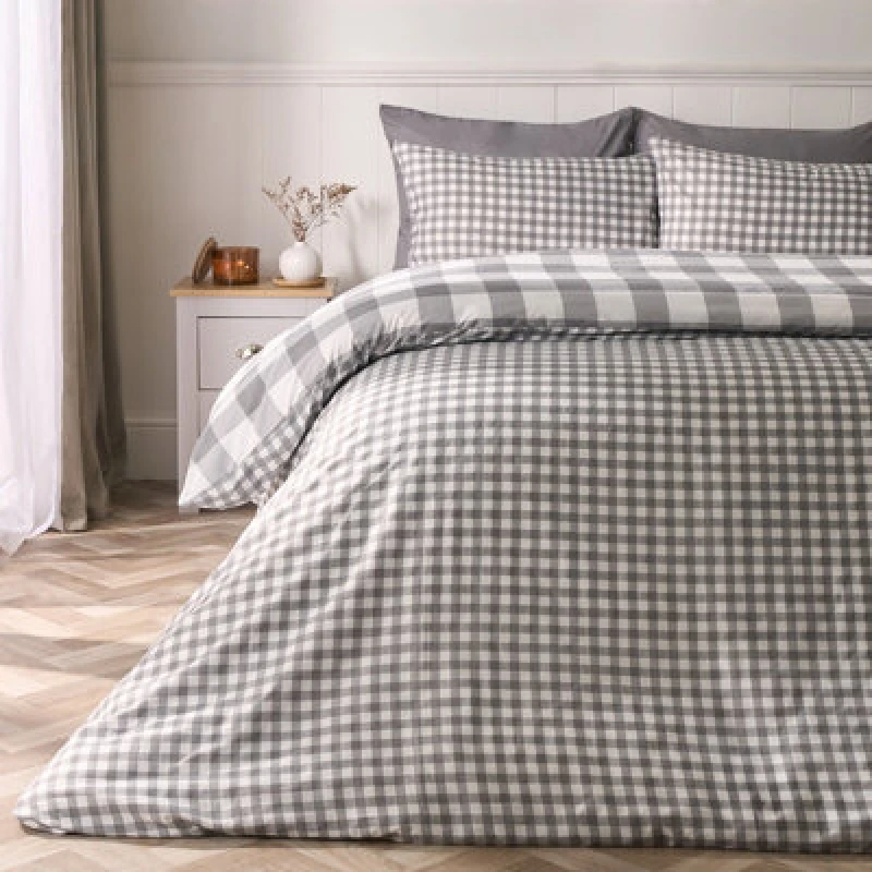 Image of OHS OHS Gingham Reversible Bedding Set Duvet Cover with Pillowcase in Grey Size: Single Grey Single Unisex 5027434183067