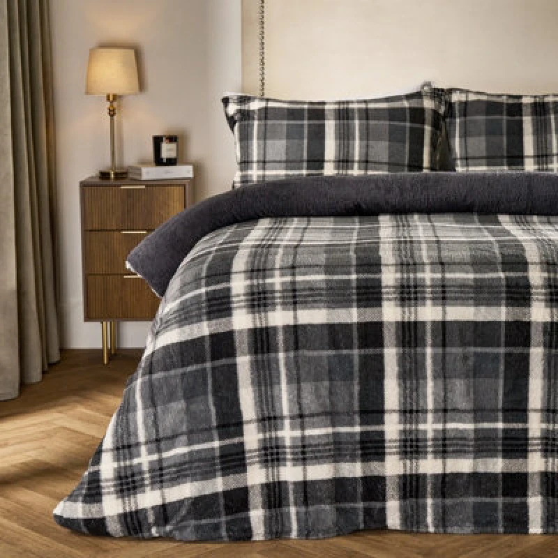Image of OHS OHS Tartan Check Teddy Fleece Thermal Duvet Cover Bedding Set in Charcoal Size: Single Charcoal Single Unisex 5027434222216