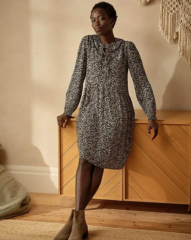 Image of FatFace FatFace Tara Midi Black - FatFace - Size: 22 Black Female 22 ZD42407