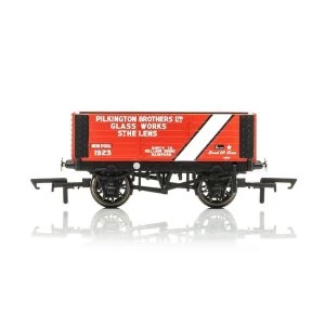 image of Hornby 6 Plank Wagon Pilkington Bros. 1923 Era 3 Model Train