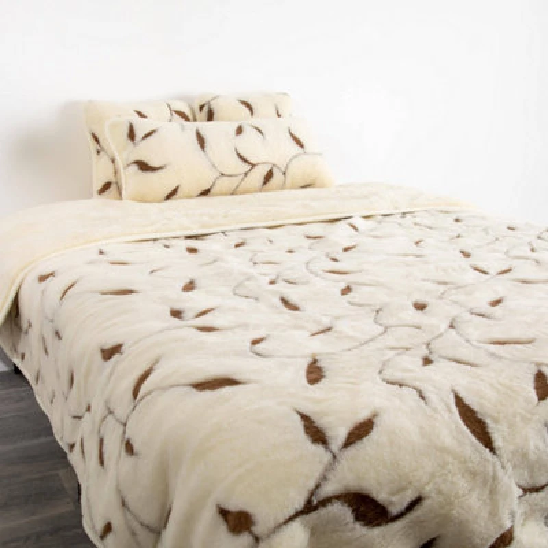 Image of Native Natural Merino Wool Quilt - Leaf Natural unisex