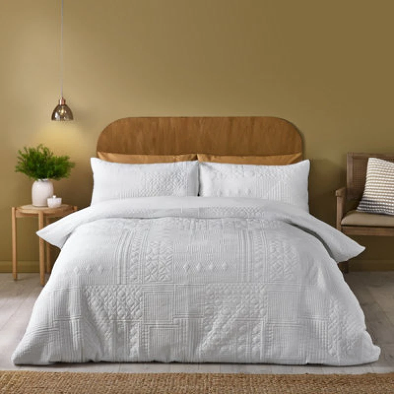 Image of Catherine Lansfield Folkstone Geo Double Duvet Cover Set With Pillowcases White