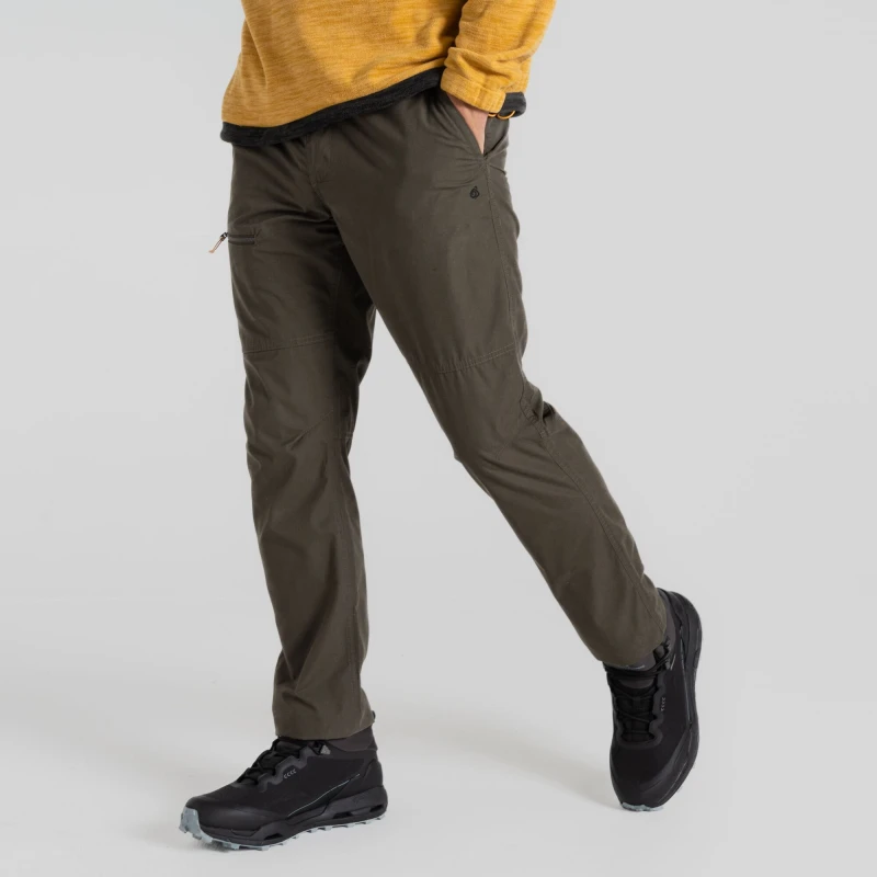 Image of Craghoppers Craghoppers Men Brisk Practical Lightweight Walking Trouser in Dark Green Size: 30R Dark Green 30R Male 5063260036184