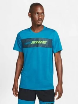 image of Nike Training Dry Superset Energy T-Shirt - Green