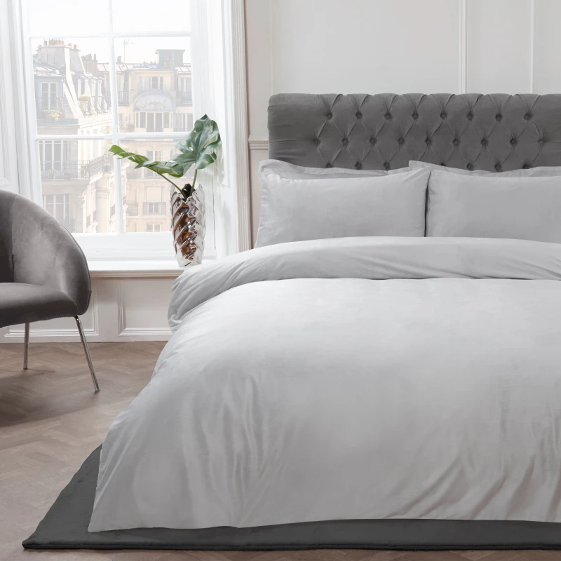 Image of Smart Living Smart Living Luxury Soft & Elegant Matte Velvet Duvet Cover Set with Pillowcases in Silver Size: King Silver King Unisex 5056242757696