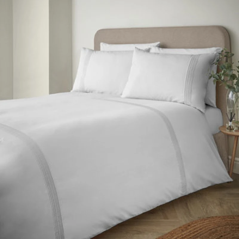 Image of Catherine Lansfield Pintuck Easy Iron Percale Double Duvet Cover Set With Pillowcases White