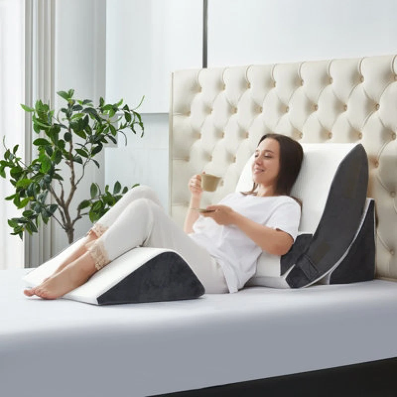 Image of Ezysleep Ezysleep 4 Piece Adjustable Pain Relieving Wedge Pillow Set in White White One Size Unisex 0721545366436