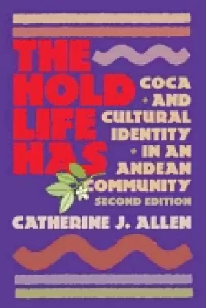 Image of hold life has coca and cultural identity in an andean community