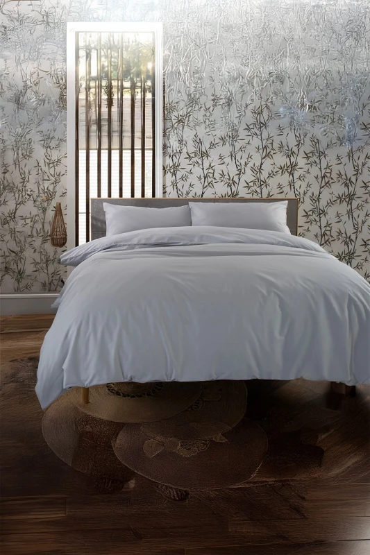 Image of The Lyndon Company The Lyndon Company Luxury 100% Cotton 200 Thread Count Duvet Cover Set in Silver Size: Single Silver Single Unisex 5054990057471