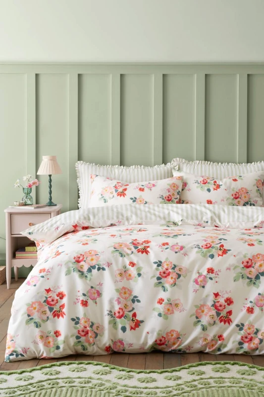 Image of Cath Kidston 'Floral Bunches' Reversible Cotton Duvet Cover Set in Green Size: Super King Green Unisex Super King