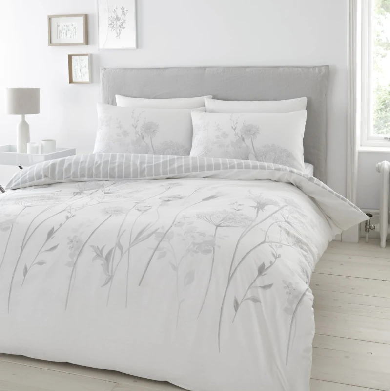 Image of Catherine Lansfield Catherine Lansfield Floral Print White Bedding Set -Kingsize