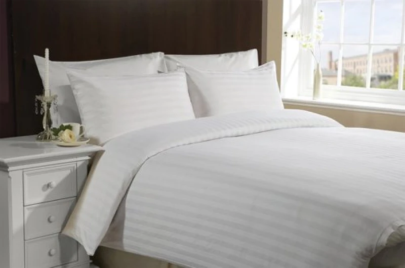 Image of Unbranded VL Satin Stripe Duvet Sets King (Pack of 10) E0105 E0105