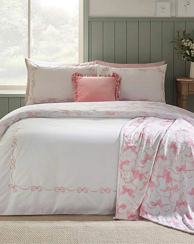Image of Catherine Lansfield Catherine Lansfield 'Bow Embroidery' Duvet Cover Set in Pink Size: King Pink King Unisex 5057681186719