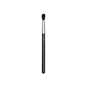Image of MAC 109S Small Contour 224S Tapered Blending Red
