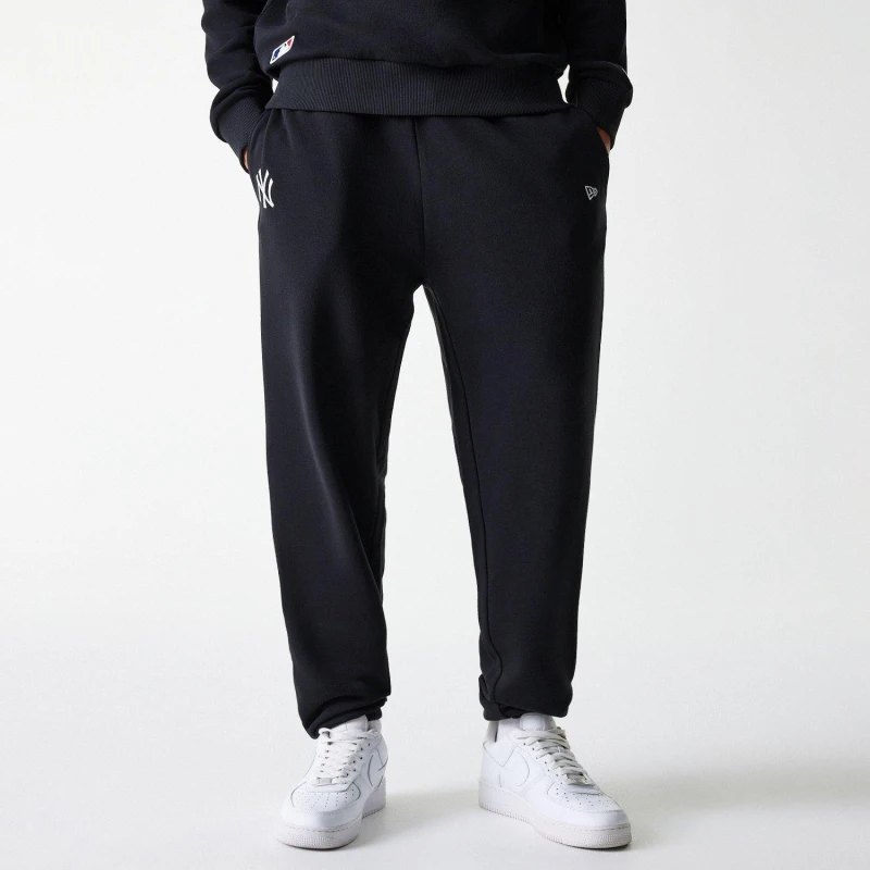 Image of New Era MLB Essential Midi Jogger NY Black male Large