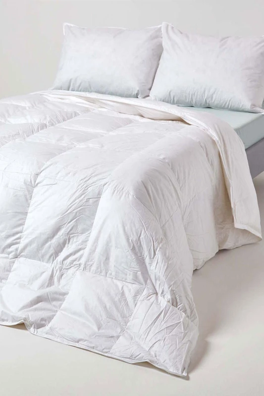Image of Homescapes Luxury White Duck Down 10.5 Tog King Size Autumn Duvet