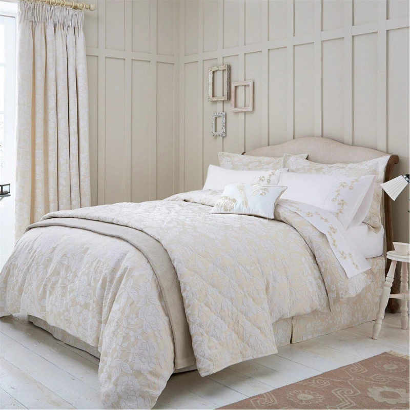 Image of Sanderson Pyramus Quilted Throw - Cream Cream 265x240cm