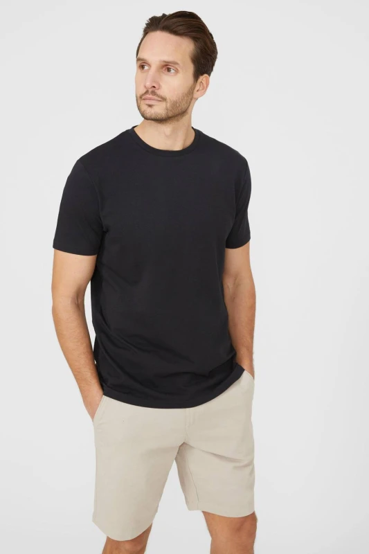 Image of Debenhams Debenhams Men Cotton Crew Neck T-Shirt in Black Size: Small Black S Male 5045724361940