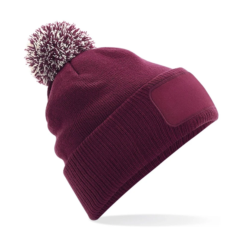 Image of Beechfield Beechfield Men Snowstar Patch Beanie in Burgundy Burgundy One Size Male 5063470671410