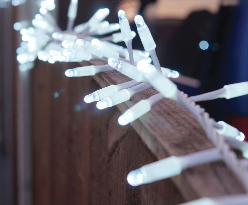 Image of EAGLE-CON 5m Easy-Connect Cool White 250 LED Cluster String Lights With Interconnectable White Rubber Cable ELV-933368
