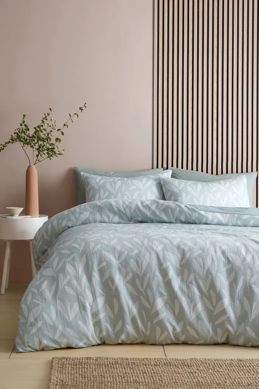 Image of Appletree 'Emile' Jacquard Leaf Pattern Print Duvet Cover Set in Green Size: Super King Green Unisex Super King
