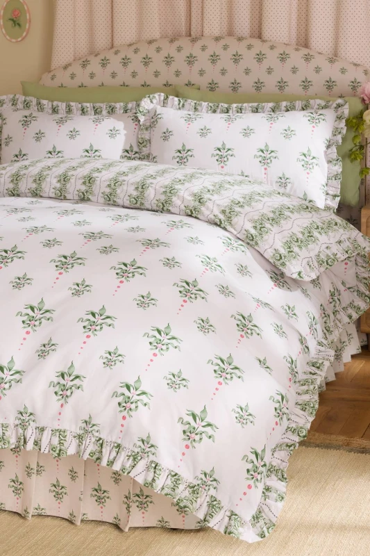 Image of Cath Kidston 'Cath Crest Floral' Reversible Cotton Duvet Cover Set in White Size: Super King White Unisex Super King