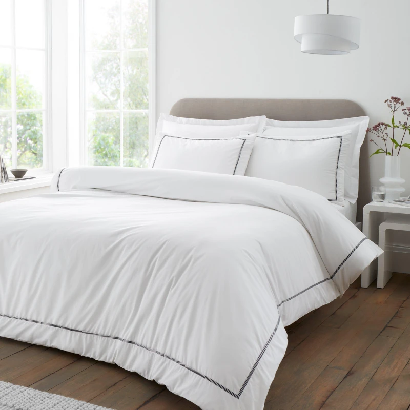 Image of Bianca Contrast Trim 200 TC Cotton Duvet Cover Set White / Black unisex Super King
