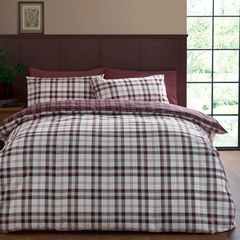 Image of Catherine Lansfield Catherine Lansfield 'Kelso Check' Reversible Duvet Cover Set in Plum Size: King Plum King Unisex 5057681930503