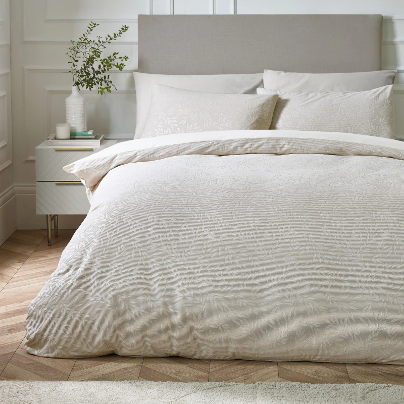 Image of Catherine Lansfield Catherine Lansfield 'Corded Leaves' Duvet Cover Set in Gold Size: Double Gold Double Unisex 5057681187587
