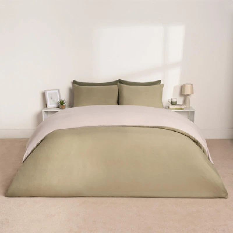 Image of OHS OHS Plain Reversible Duvet Cover With Pillowcase Set in Pale Green Size: Double Pale Green Double Unisex 5027434210275