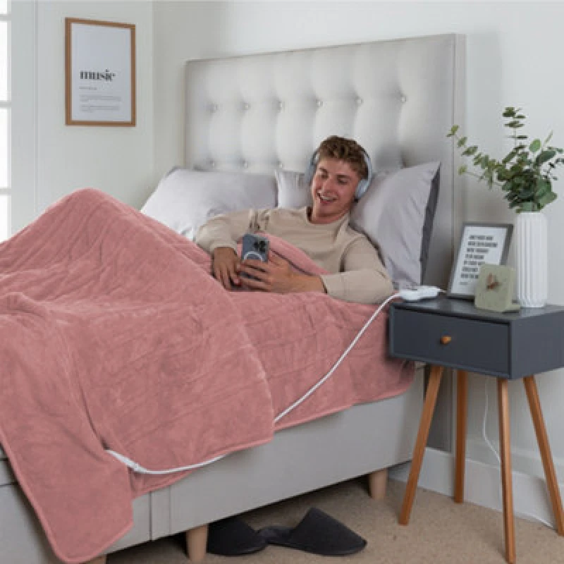 Image of Slumberdown Comfy Hugs Electric Blanket Heated Throw Baby Pink