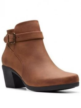 image of Clarks Clarks Unstructured Un Lindel Lo Ankle Boot