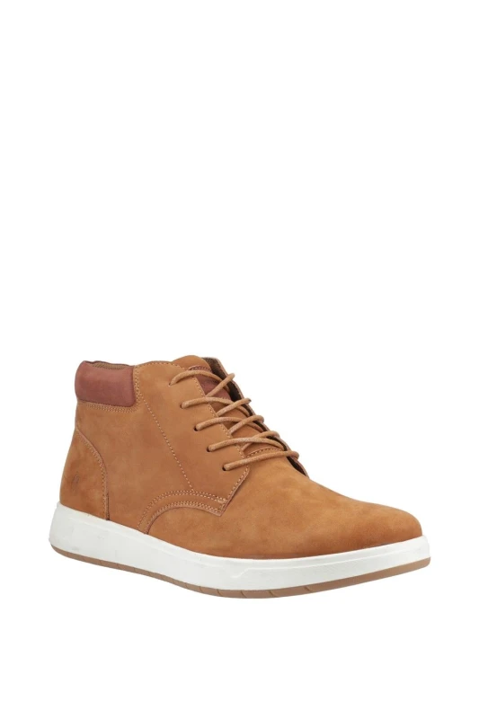 Image of Hush Puppies Hush Puppies Men Bronko Chukka Boot in Tan Size: 6 Tan 6 Male 5063294116005