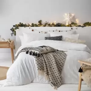 Image of Furn. Tufted Tree Snow Duvet Cover and Pillowcase Set White