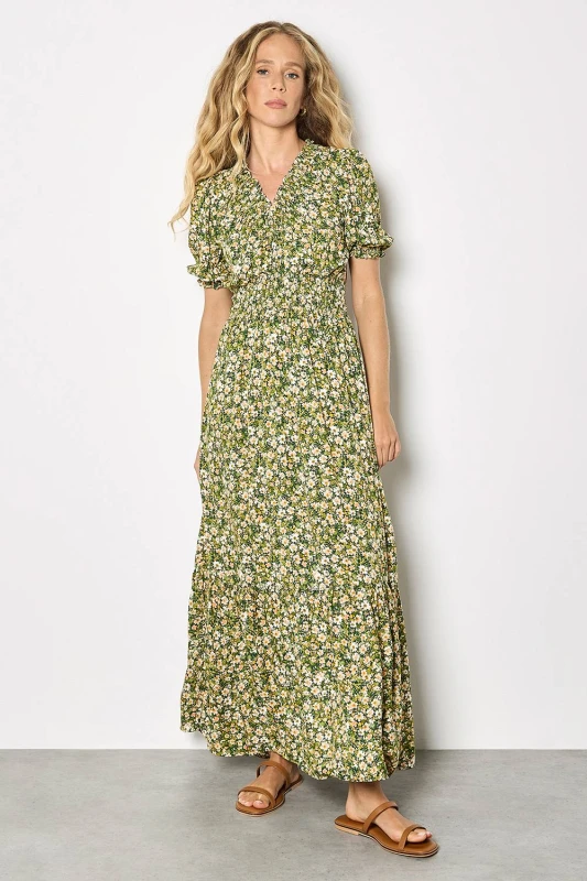 Image of Apricot Womens Ditsy Floral Tiered Maxi Dress in Green Size: 16 Green Female 16