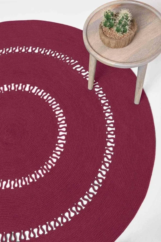 Image of HOMESCAPES Homescapes - Plum Crochet Braided Rug 120cm Round - Purple RU1352C