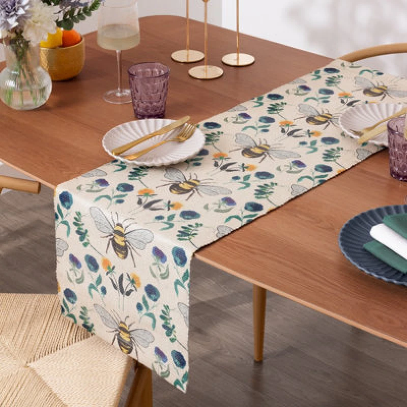 Image of Wylder Furn. Honeysuckle Indoor And Outdoor Large Table Runner In Multi 5.02553E+12