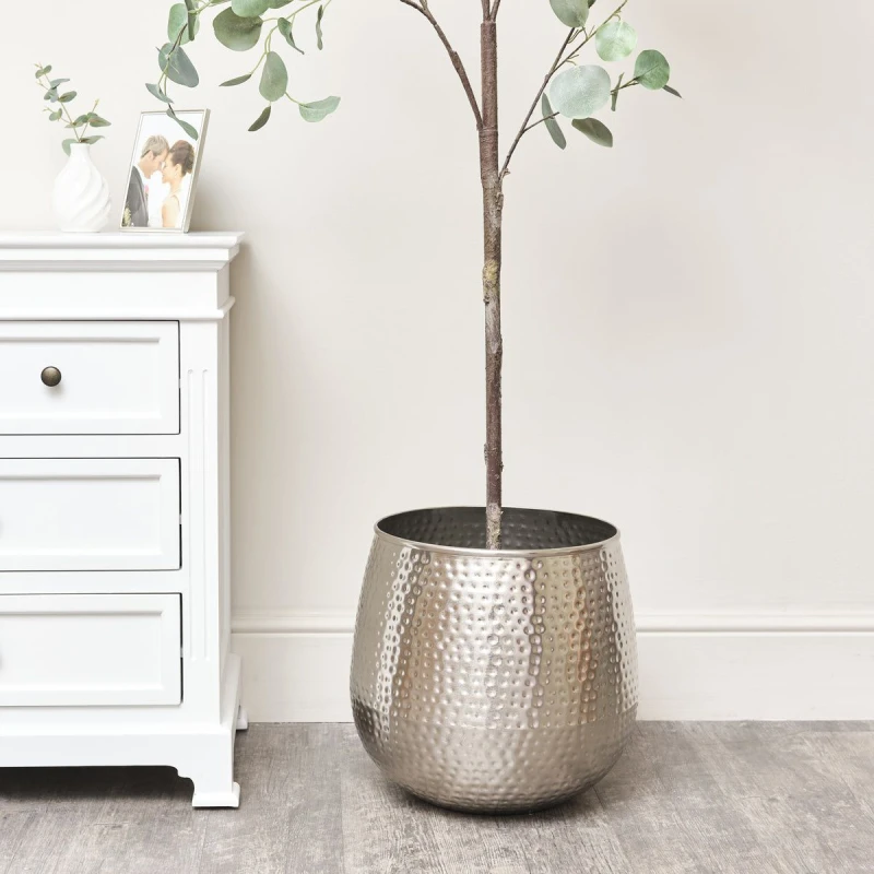Image of Melody Maison Large Silver Hammered Metal Planter Silver