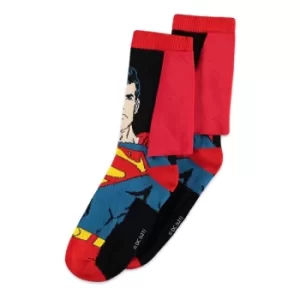 Image of DC COMICS Superman Man of Steel with Cape Novelty Socks, 1 Pack, Unisex, 39/42, Multi-colour (NS050840SPM-39/42)