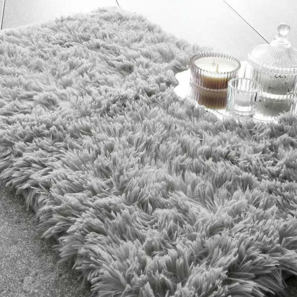 Image of Catherine Lansfield Cuddly Faux Fur Bath Mat Silver