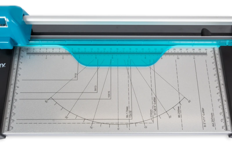 Image of Avery Avery Multi-Cut 4-In-1 Paper Trimmer A4 4X1TR4 4X1TR4