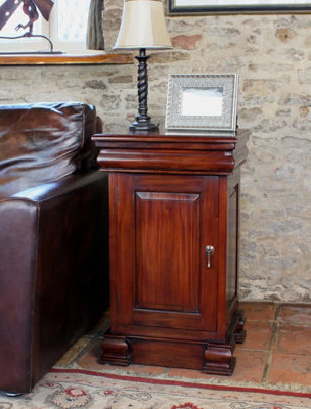 Image of Baumhaus La Roque Lamp Table / Pot Cupboard