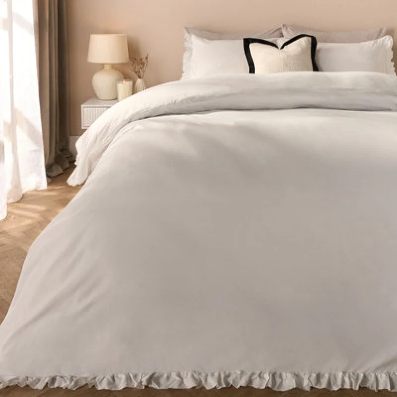 Image of OHS OHS Frill Edge Decor Duvet Cover with Pillowcase Bedding Set in White Size: Single White Single Unisex 5027434204533
