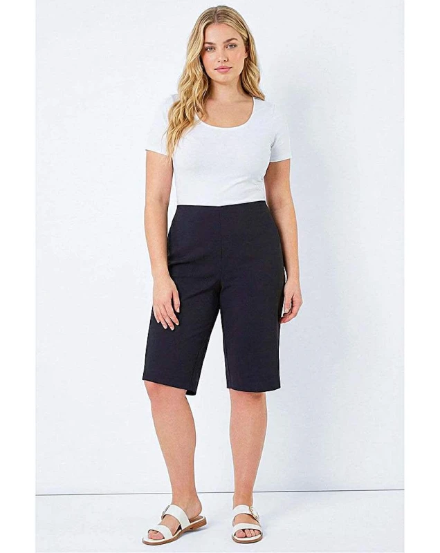 Image of Roman Curve Roman Curve Elastic Waist Knee Shorts Black - Roman Curve - Size: 26/28 Black Female 26/28 DB11904