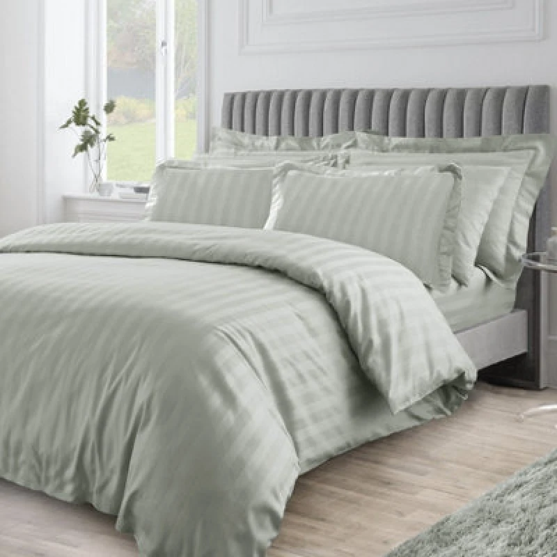Image of Velosso Elegant Embossed Design Duvet Cover & Pillowcase Set in Light Green Size: King Light Green Unisex King